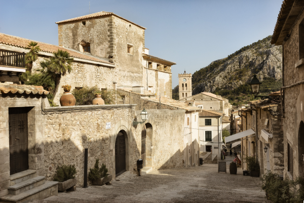 El Pueblo de Pollença: Arte y Cultura